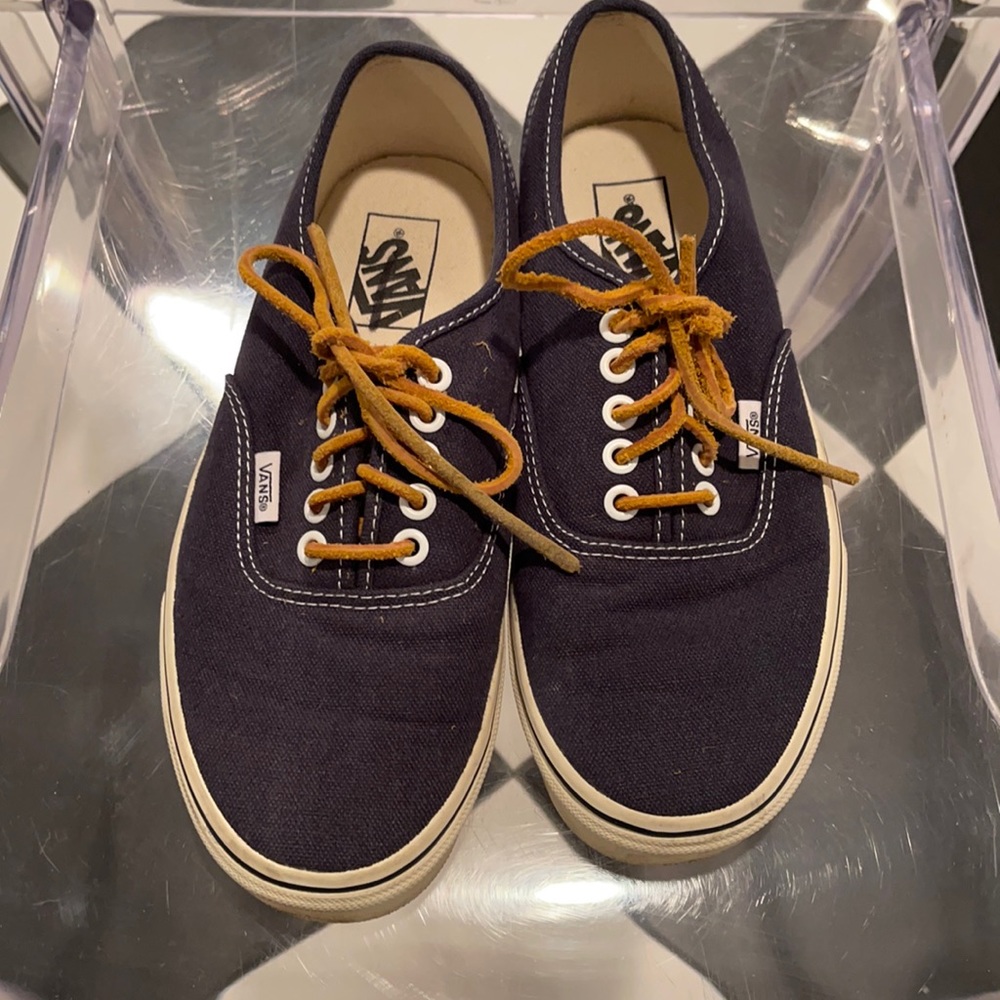 Lace up Vans with leather laces